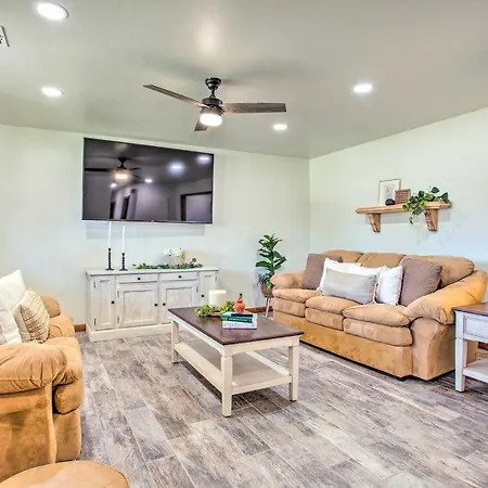 Woodward Home Near Crystal Beach Water Park!